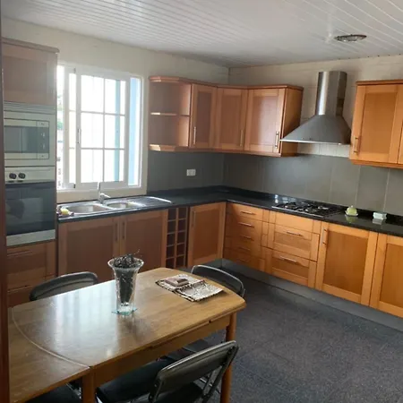 Apartment Beautiful 2br - 10 Mins From - Ocean Views