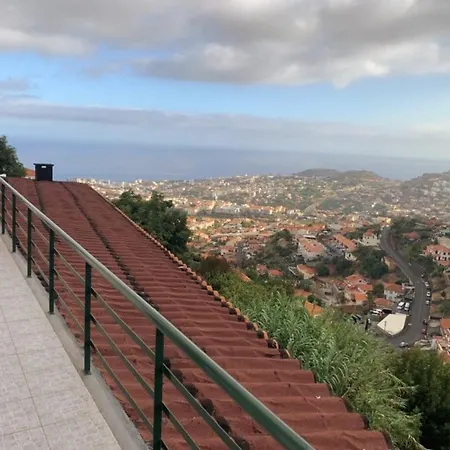 Beautiful 2br - 10 Mins From - Ocean Views Funchal (Madeira)